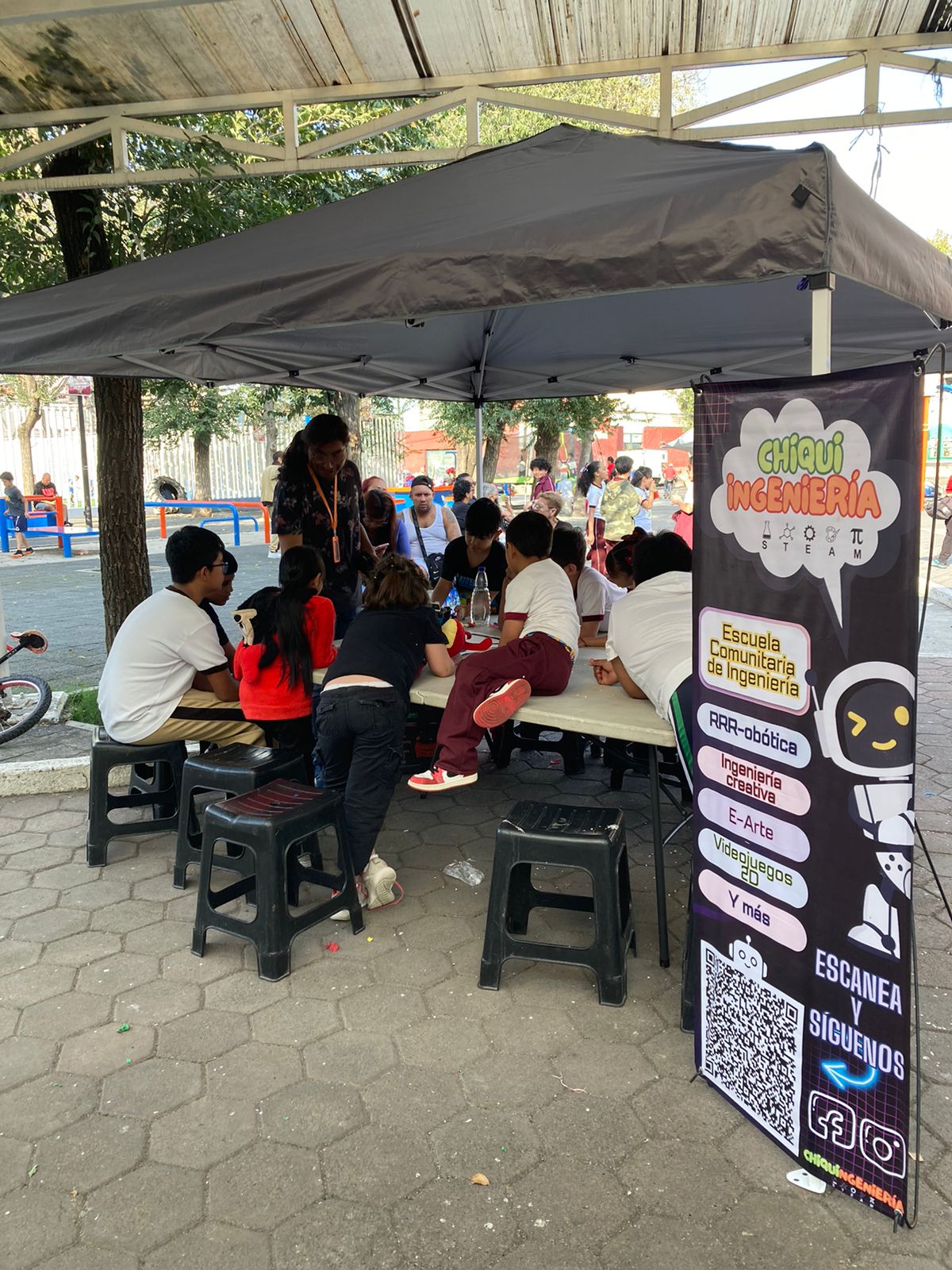 Escuela Comunitaria de Ingeniería para Infancias y Juventudes - Raspberry Jam México project image